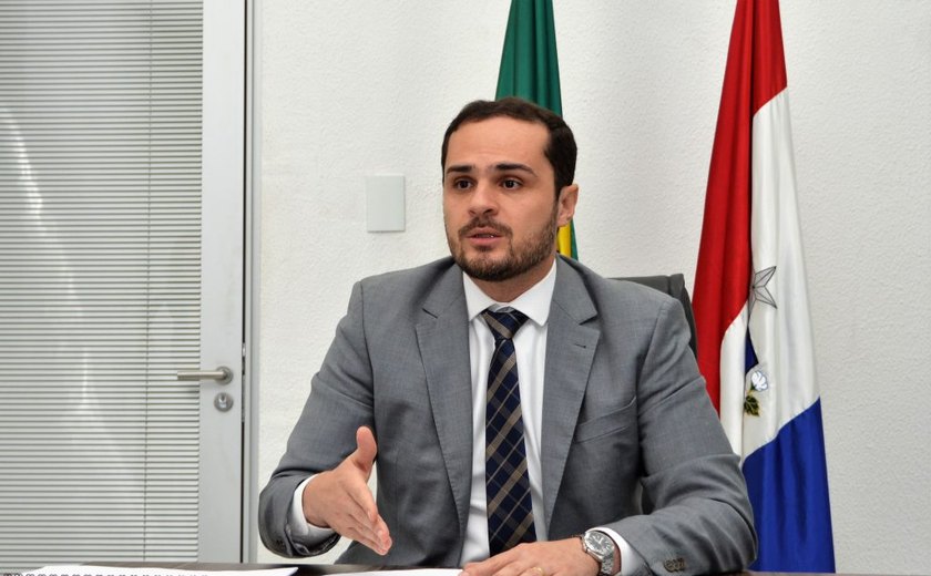 Ayres discute estratégias com secretários de saúde para acelerar imunização e vacinação das crianças