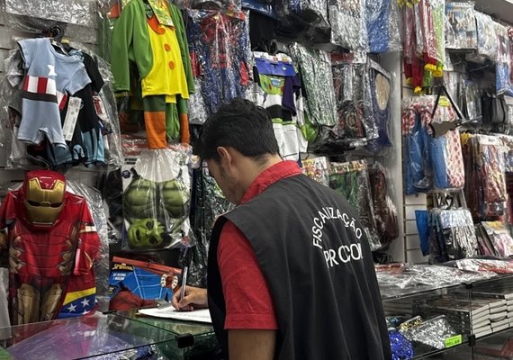 Procon realiza pesquisa de preços de itens carnavalescos