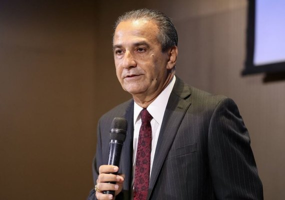 Renan Calheiros pede que postagens de Silas Malafaia nas redes sociais sejam analisadas