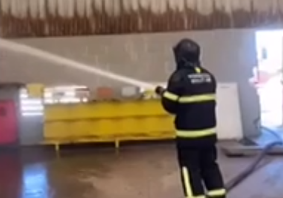 Fábrica de materiais industriais pega fogo em cidade do interior