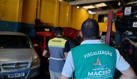 Alurb fiscaliza comércios em Maceió e orienta sobre descarte correto de resíduos