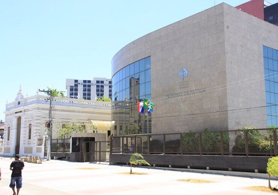 Governo garante reajuste no TJ e MP, mas deixa fora servidores do Executivo