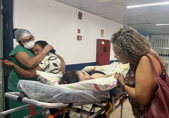 Adolescente atropelada e hospitalizada na véspera de Natal recebe alta