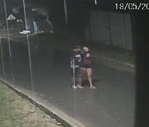 ﻿Polícia divulga vídeo que pode identificar autor de crime que matou adolescente com 51 facadas em AL