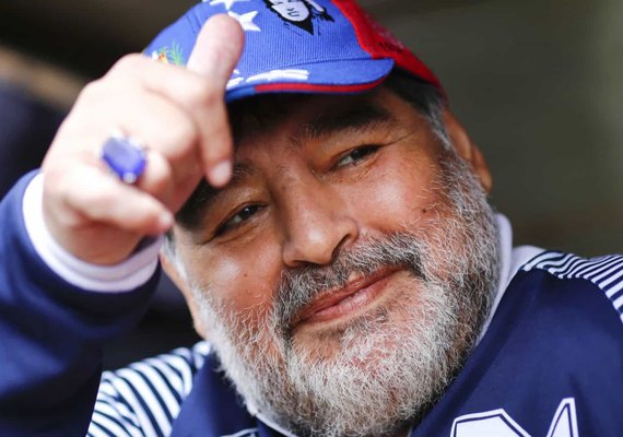 Maradona é internado em La Plata