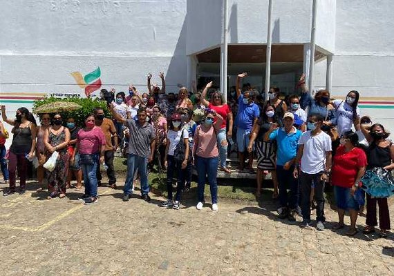 Servidores paralisam atividades por 24h para reivindicação salarial