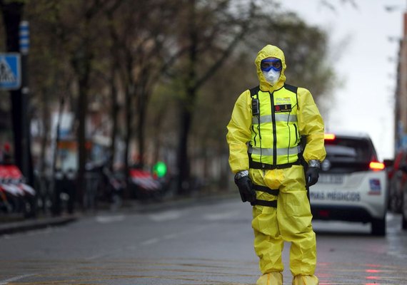 Espanha: ritmo de mortes por coronavírus cai e país reduz isolamento