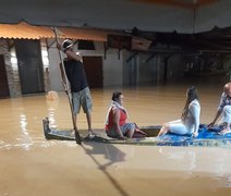 VÍDEO: após transbordamento da Lagoa Mundaú, moradores do Pontal da Barra ficam ilhados