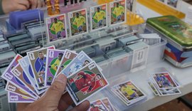 Troca de figurinhas reduz custo para completar álbum da Copa do Mundo