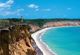 Barra de Santo Antônio revela um dos cenários mais surpreendentes de Alagoas