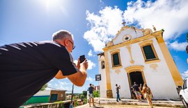 Turistas conhecem pontos turísticos da capital em passeio promovido pela Semtur