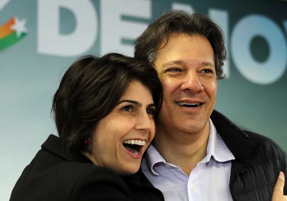 Perfil: Manuela abriu mão de liderar chapa para ser vice do PT