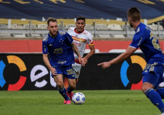 Cruzeiro supera Juazeirense e fica perto das oitavas