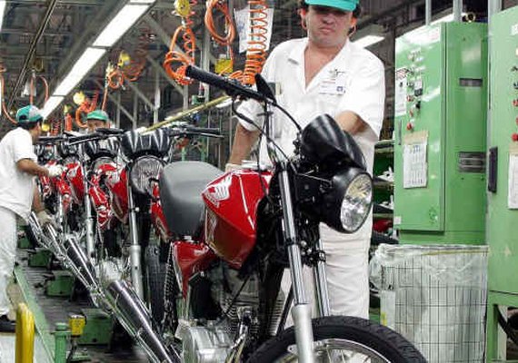 Produção de motocicletas cai 98% em abril
