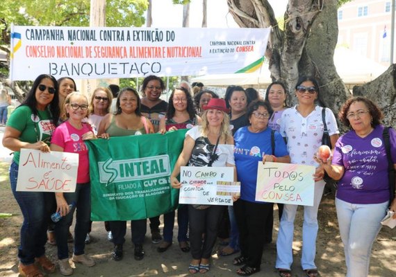 Entidades protestam contra extinção do Consea
