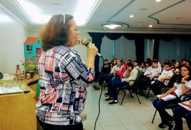 Slum faz palestra para estudantes sobre coleta seletiva