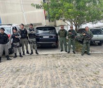 Policiais recuperam veículo de luxo furtado de loja na Serraria, em Maceió