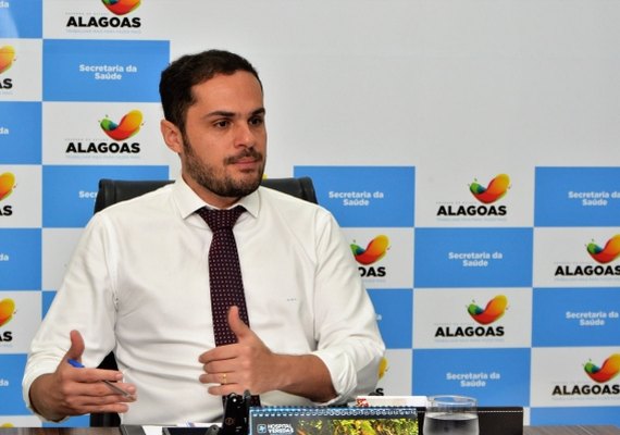 Ayres garante seringas e agulhas para vacina contra Covid