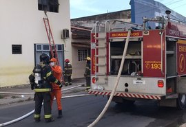 Incêndio atinge prédio do Bolsa Família em Arapiraca neste sábado