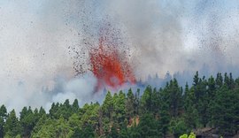 Vulcão que pode causar tsunami no Brasil entra em erupção