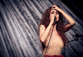 Ana Cañas canta maiores sucessos de Belchior no Orákulo em Maceió