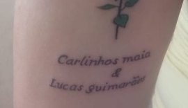 Fã homenageia  Carlinhos Maia e Lucas Guimarães fazendo tatuagem com seus nomes