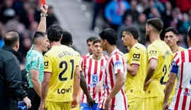 Expulsão inusitada: jogador pega nas partes íntimas de rival e é expulso em La Liga