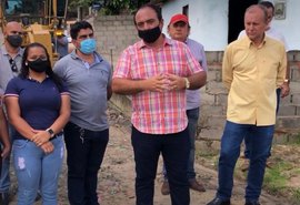 Prefeito de Junqueiro inicia obras de calçamento na Rua Cícero Ramos