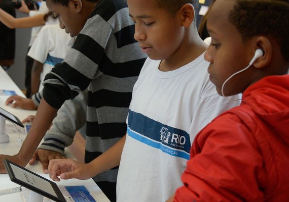 Brasil tem 4,8 milhões de crianças e adolescentes sem internet em casa