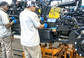 Confiança da indústria avança 8,9 pontos, diz estudo da FGV