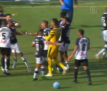 Chute na cabeça e troca de socos: jogo na Série C é marcado por violência; veja video