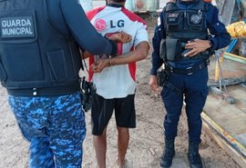Guarda Municipal prende homem por furto de tapumes em obra pública na Pajuçara