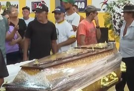 Caixão de uma das vítimas de acidente em Tapera é lacrado para velório