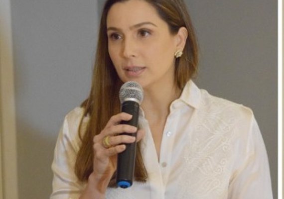 Renata Calheiros fere a lei por ser sócia de empresas enquanto é conselheira do TCE