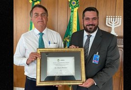 Presidente Jair Bolsonaro recebe título de cidadão honorário de Maceió