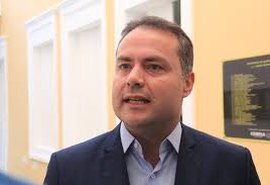 Governador anuncia que até o final do ano será lançado edital para o concurso da saúde