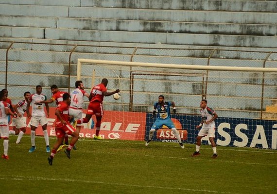 Duelo entre Salgueiro e CRB termina em empate