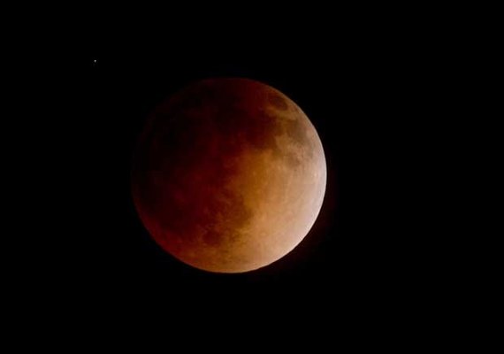 Eclipse lunar total poderá ser visto neste sábado (4)