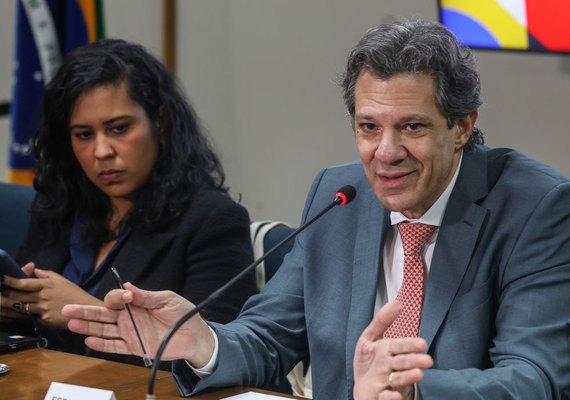 Haddad cobra do Congresso solução para supersalários no funcionalismo