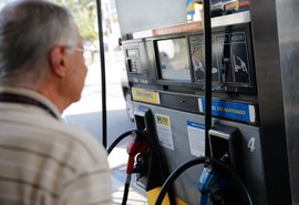 Preço médio da gasolina cai pela terceira semana no país, diz ANP