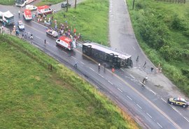 Samu Alagoas resgata vítimas em São Miguel dos Campos após tombamento de ônibus