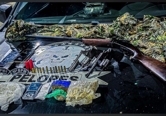 ﻿PM é recebida a tiros e apreende cinco armas de fogo e materiais ilícitos em Porto de Pedras