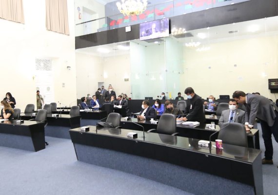 PEC dos 'supersalários' é aprovada em primeiro turno na Assembleia