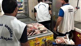 Fiscais apreendem 300kg de produtos e interditam setor de supermercado na orla