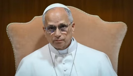 Cirurgia do papa Leão XIV é realizada com sucesso, informa Vaticano