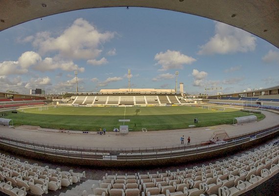 Governador dá primeiro passo para que o Estádio Rei Pelé receba jogos da Série A