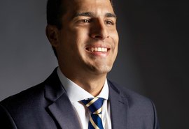 Alinhado com JHC e com Paulo Dantas: a habilidade do presidente da Câmara de Maceió