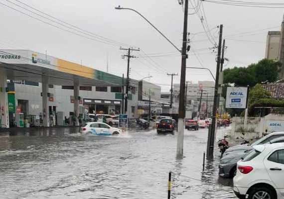 Choveu em Maceió durante uma manhã o esperado para todo fevereiro