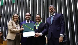 Marcelo Victor recebe uma das maiores homenagens da República