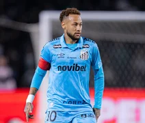 Neymar cai em mais uma provocação e retruca torcedor do Coritiba